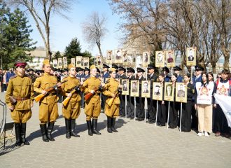 В Астрахани прошел патриотический митинг «Растим патриотов России», посвященный 80-й годовщине Победы в Великой Отечественной войне