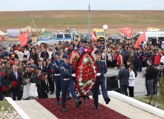 В Хулхуте состоялся торжественный митинг, посвященный 80-летию Победы в Великой Отечественной войне