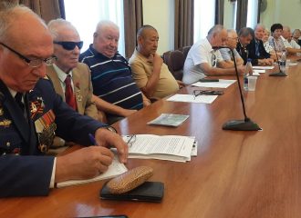 Единогласная поддержка: ветераны Астрахани доверили будущее Виктору Твердохлебову