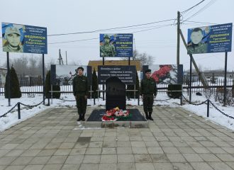Священный долг памяти: митинг в посёлке Комсомольский Красноярского района Астраханской области