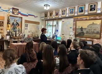 «Женский подвиг сквозь века»: в Астрахани прошло патриотическое мероприятие к 8 Марта