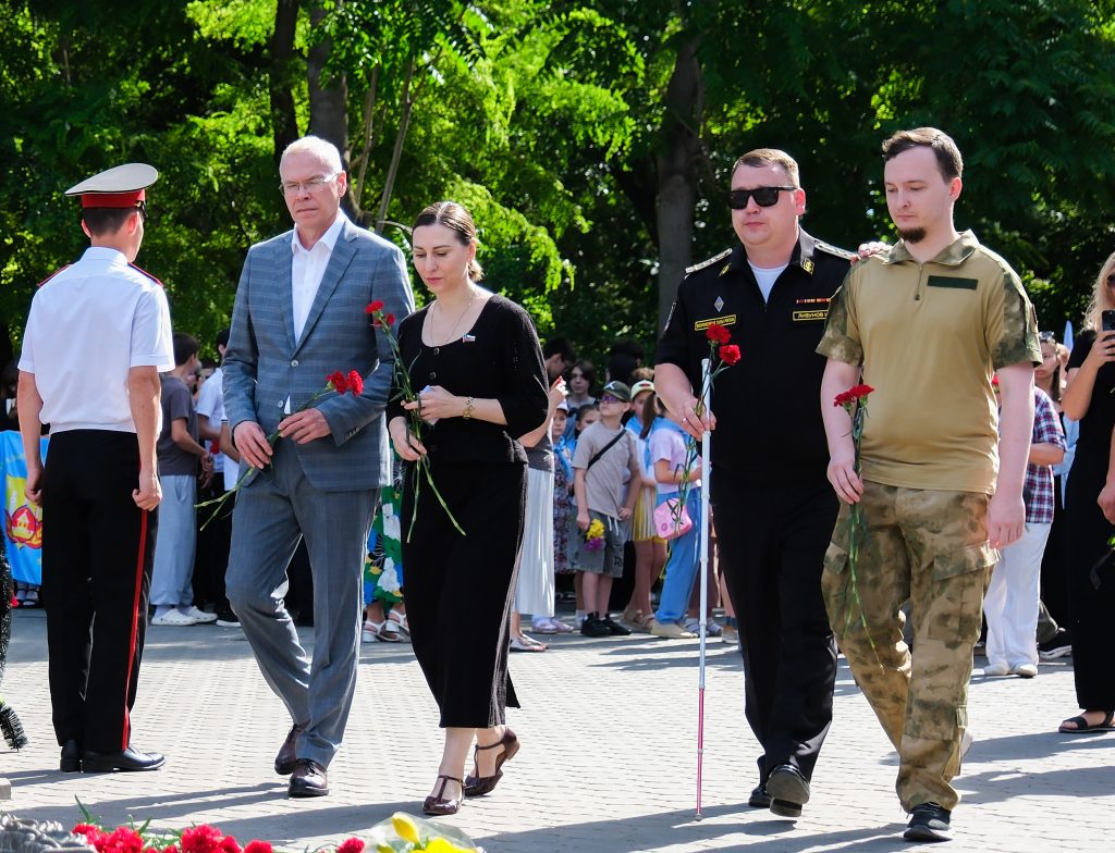 В Астрахани прошла «Линейка памяти и скорби»
