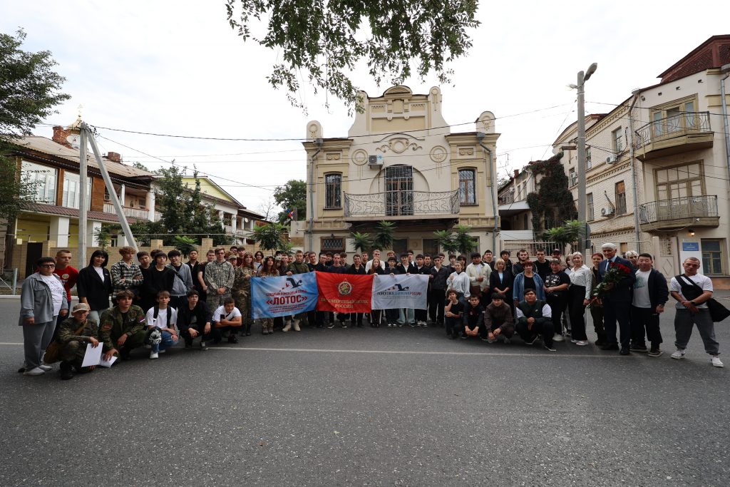В калмыцких степях астраханские поисковики нашли останки трёх красноармейцев