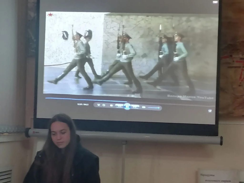 В Астрахани почтили память павших: в День белых журавлей студентам АТТ рассказали о подвиге защитников Отечества